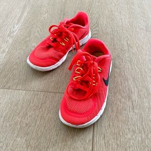 Nike Free 5.0 coral/hot pink sneakers! Size 12